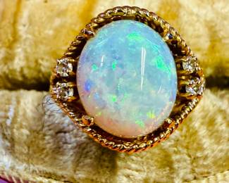 18k opal and diamond ring for a 1960/70s
