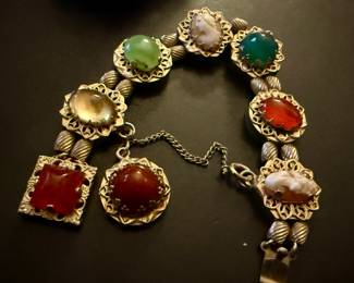 Vintage 1940/50s gem set slide bracelet.