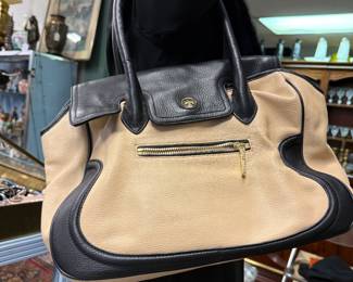 Tory Burch Edye tote bag in the sahara and black color combination.