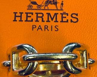  Hermès
Anneau de Foulard scarf ring. 