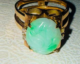 Vintage retro 14k apple green jade ring.