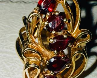 Large vintage 1960/70s 14k garnet ring.