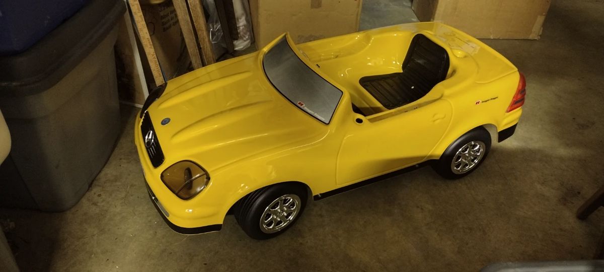 Brand new, Mint Mercedes peddle car with original box & all accessories. Never used, or assembled. Just in time for Christmas!