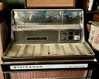 Wurlitzer Statesman Juke Box 1970