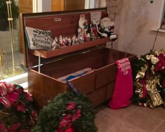 Lane cedar chest