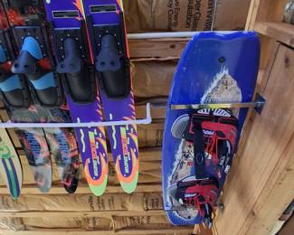 Wakeboard water skis