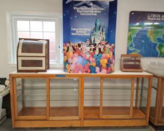 Large display cabinets