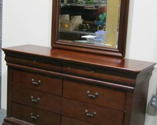 Dresser w/ Mirror