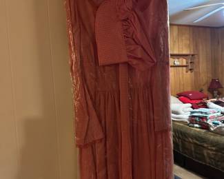 Dress and bonnet 