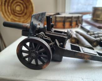 Vintage negbaur cannon table lighter.