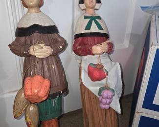 Pilgrim figurines 