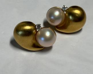 Signed 18K Marlene Stowe Earrings!