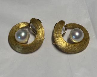 Wow!! Research!! 18K signed Henry Dunay!