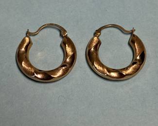 Loads & loads of gold! (Approx 75 lots)