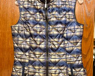 Quilted vest plaid pattern zippered pockets