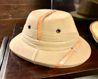 Safari hat