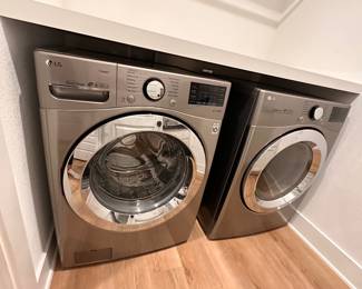 $300/ $300  LG Washer/Dryer