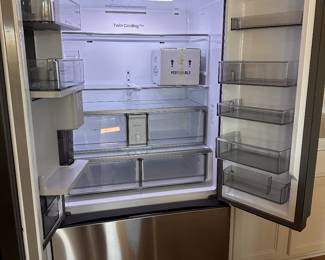 $500 Samsung Bespoke 24 Cu. Ft. 3- door french door fridge. Dual ice maker. WiFi. 36 in wide 70 in high. 28.75 in deep