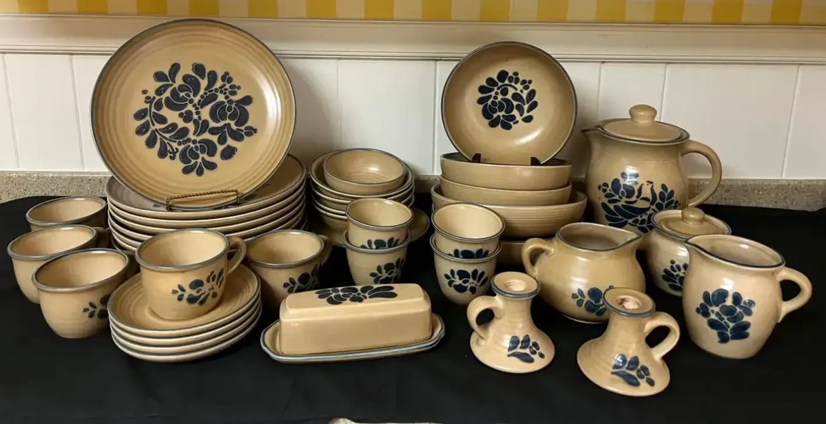 "Gem Lakes Treasures" in Aiken, SC Starts Closing Sat 11/29 at 8pm. Pickup is Mon 12/1 from 2-6pm. Please click here to add more photos, descriptions, and current bids: https://ctbids.com/estate-sale/40736