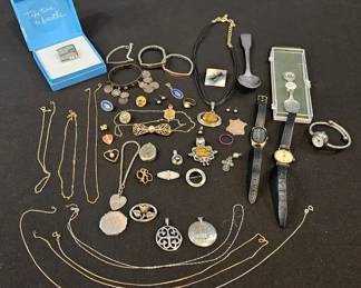 "Gem Lakes Treasures" in Aiken, SC Starts Closing Sat 11/29 at 8pm. Pickup is Mon 12/1 from 2-6pm.  Please click here to add more photos, descriptions, and current bids:  https://ctbids.com/estate-sale/40736 