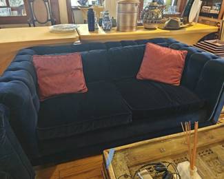 015	Erwin Lambeth Navy Tufted Velvet Love Seat (can be bid as a set with 014)	68"x39"x26"