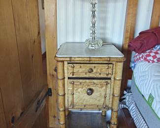 025	Victorian Faux Bamboo Marble Top Nightstand	15"x15"x32"