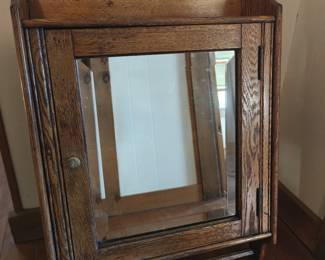 022	Antique Oak Wall-Mount Medicine Cabinet with Mirror	18.5"x5.5"x27"