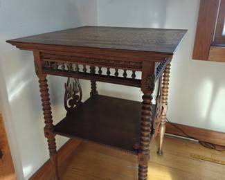 018	Antique Oak Barley Twist Side Table with Lower Shelf	24"x24"x30"