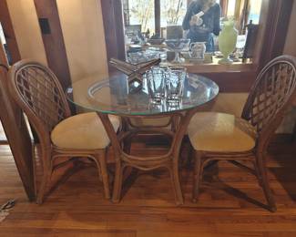 010	Vintage Coastal Rattan & Glass Bistro Set	36"x29"