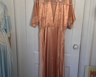 Vintage 1930 peach  robe with beads and pearls 