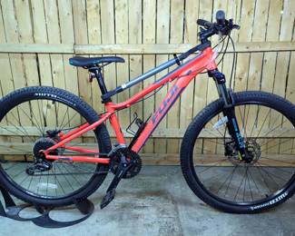 Fuji Adventure A2 27.5" Mountain Bike Size 15 