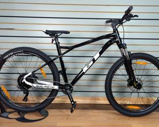 GT Avalanche Comp Mountain Bike 