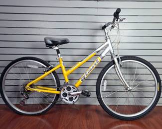 Giant Sedona 21-Speed Hybrid Bicycle
