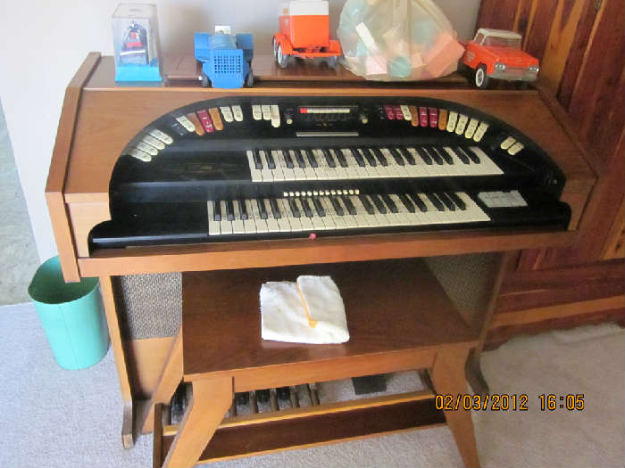 Conn organ