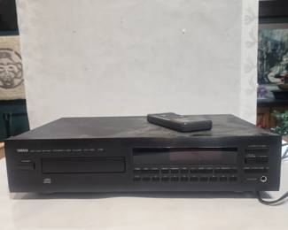 YAMAHA DVD PLAYER WITH REMOTE