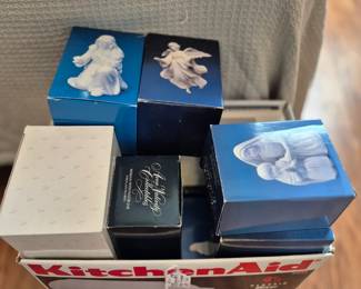 AVON Nativity Collectibles Nativity Scene