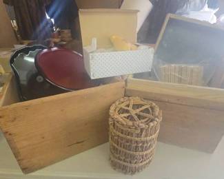 KO290Vintage Wooden Tea Crate  Miscellaneous Items