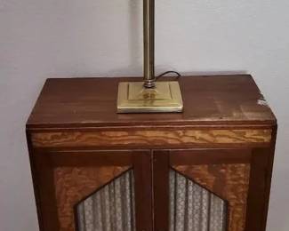 KO110Vintage Wooden Accent Cabinet And Lamp