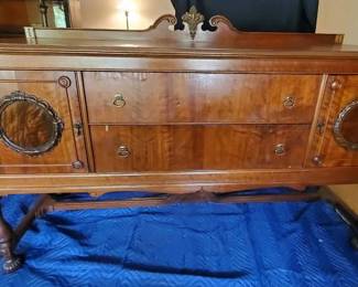 KO109Antique Victorian Style Dresser