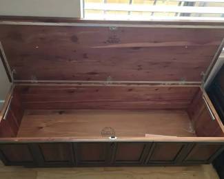 KO287Princess cedar chest