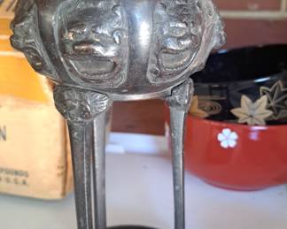 Chinese metal brass  lion incent bowl