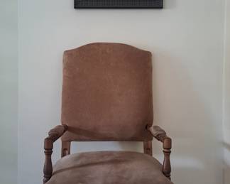 One of the 8 dining chairs
Suede  wood
Practically new