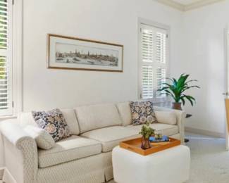 Ethan Allen 
Practically new condition 