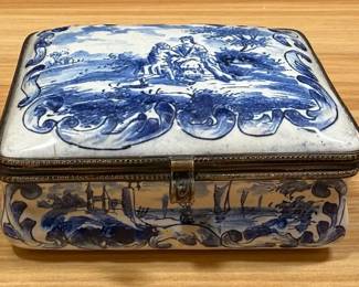 Meissen Augustus Rex Lidded Trinket Box