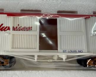 Hawthorne Village Budweiser Ventilated Box Car with Clydesdale Figures and COA