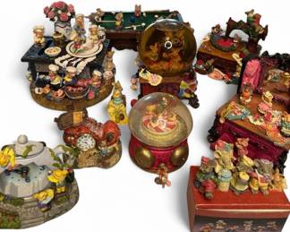 Whimsical Mouse Figurine  Music Box Collection  Kitchen, Snow Globes, Pool Table  More