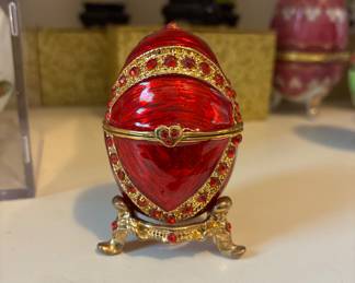 Enameled egg
