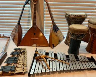 Xylophones, balalaikas, darbukas