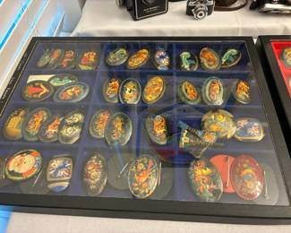 Slavic lacquered pins and decorative items