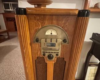 Vintage radio/cd player- works!